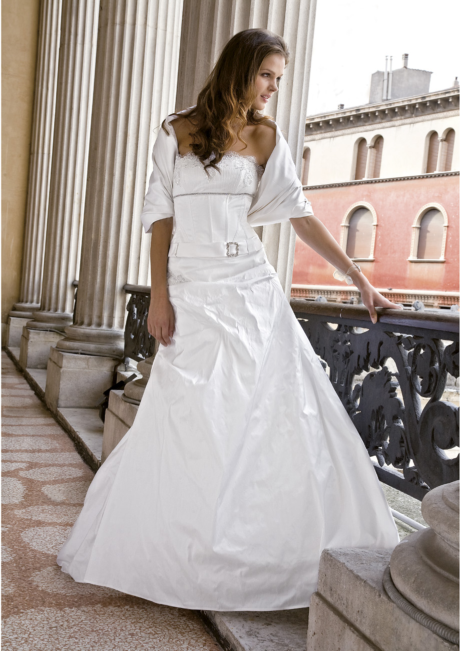Suknia ślubna z Kolekcji Fabia Santiago